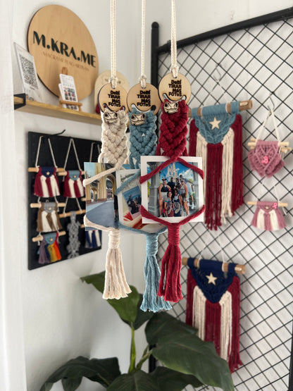 “DeBÍ TiRAR MáS FOtoS” Macrame Photo Hanger